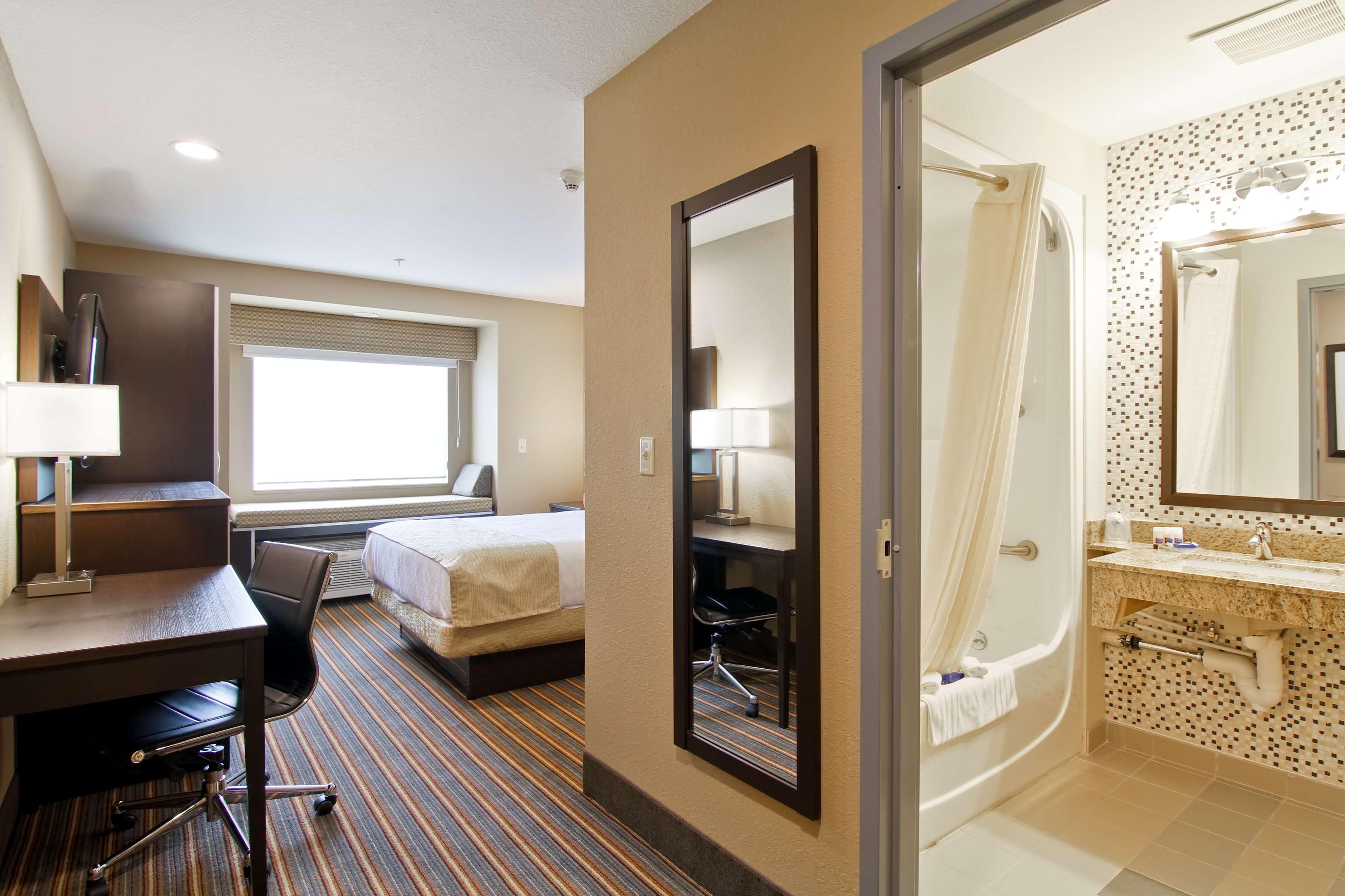 Best Western Plus Woodstock Inn & Suites Eksteriør billede