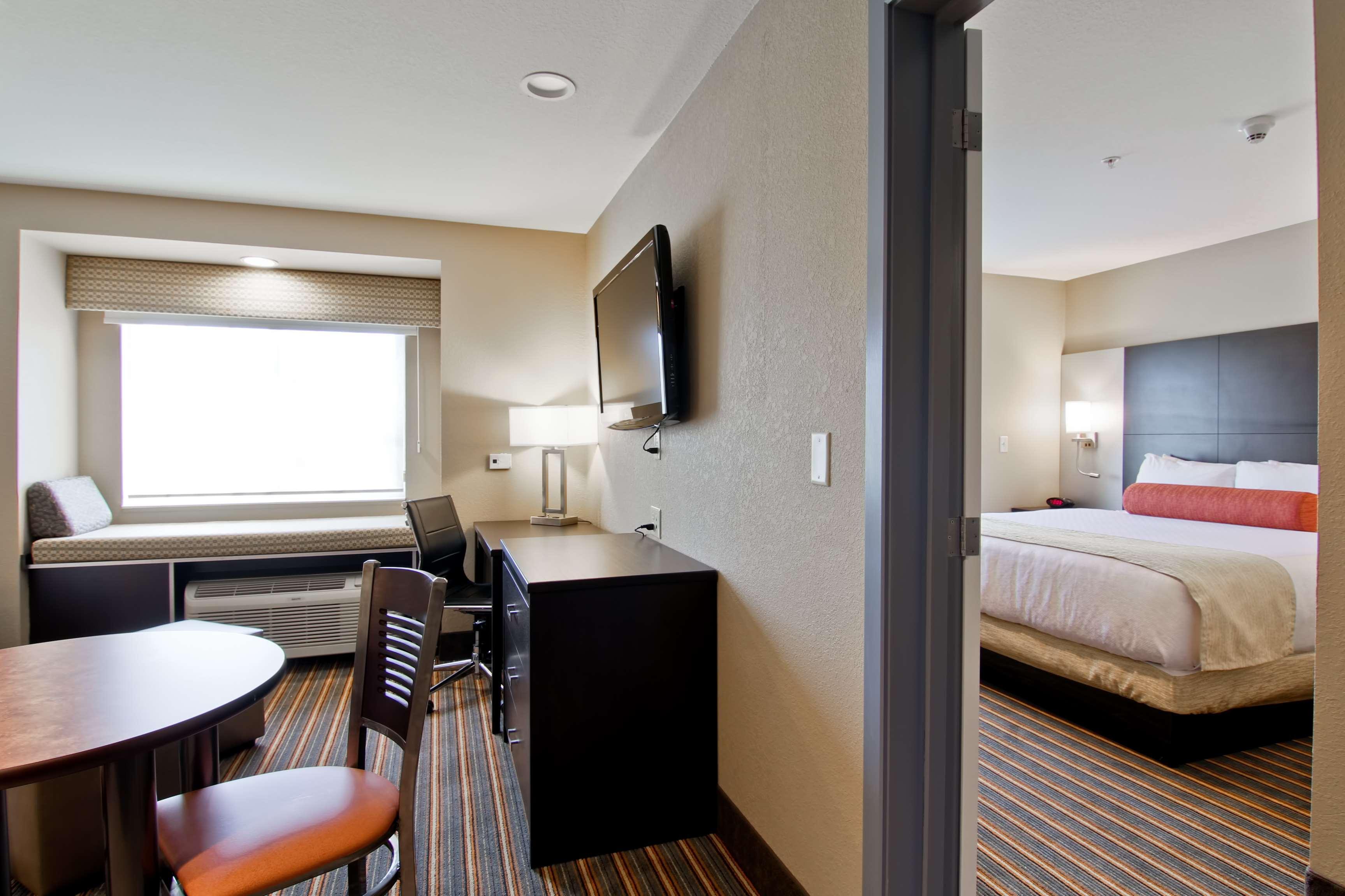 Best Western Plus Woodstock Inn & Suites Eksteriør billede