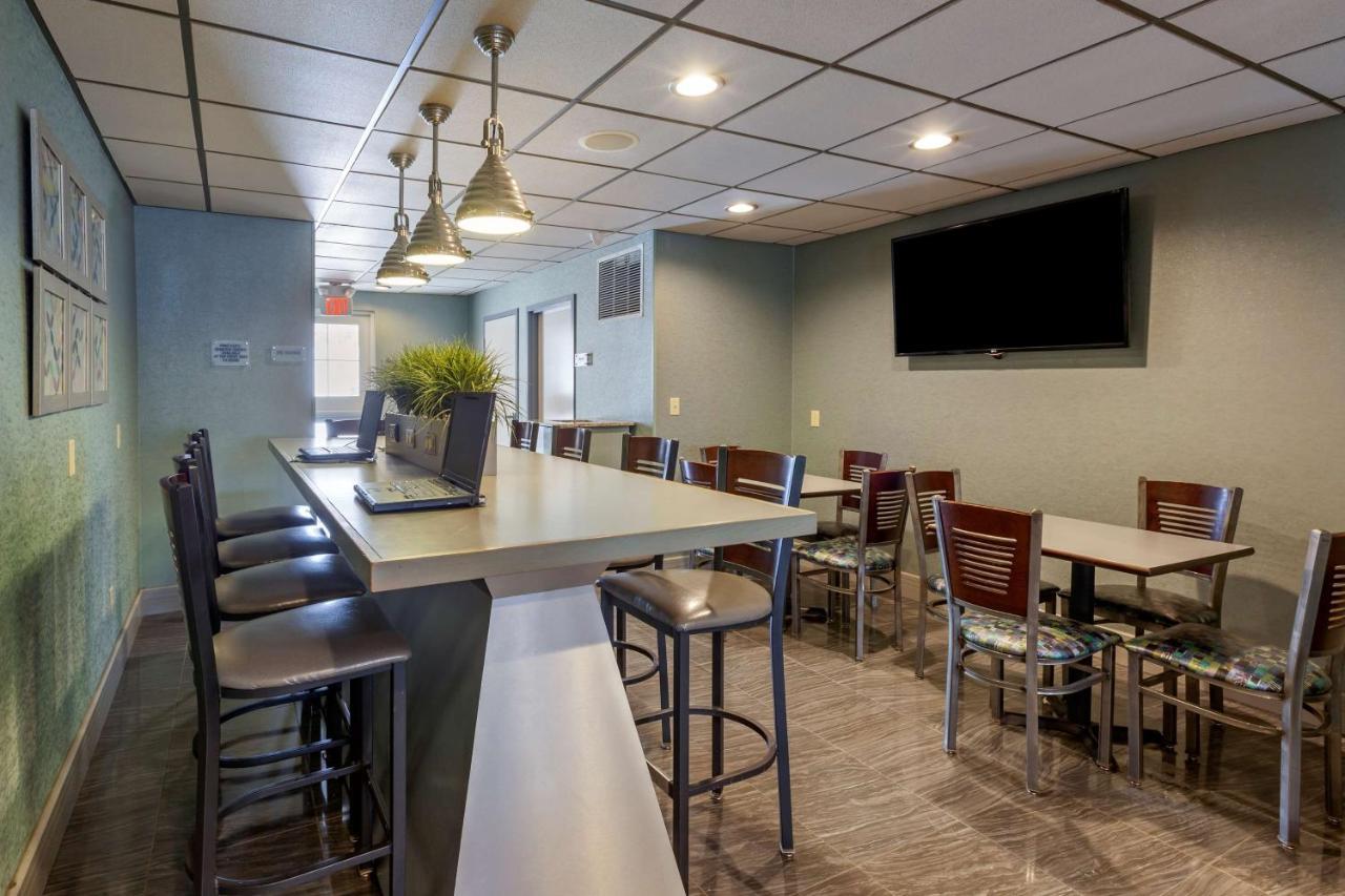 Best Western Plus Woodstock Inn & Suites Eksteriør billede
