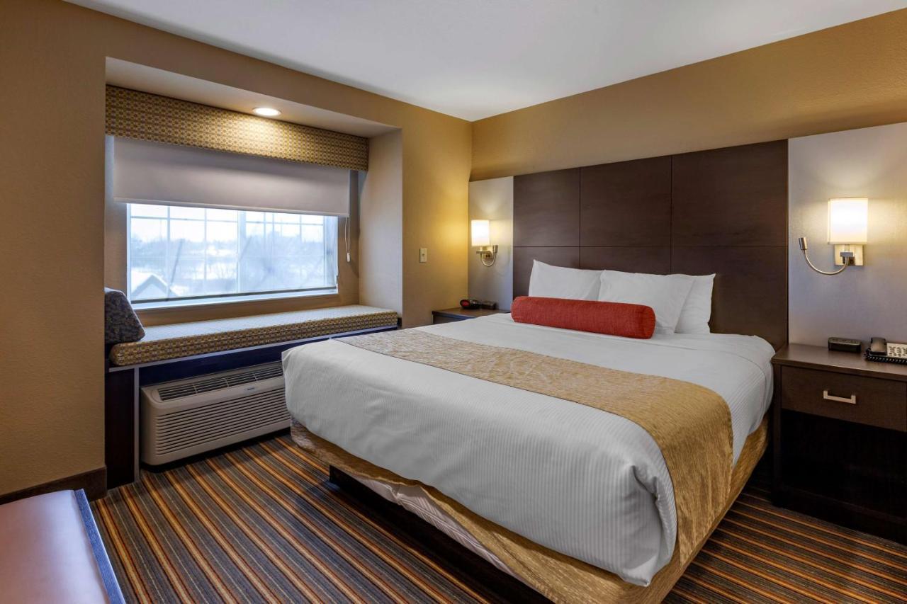 Best Western Plus Woodstock Inn & Suites Eksteriør billede