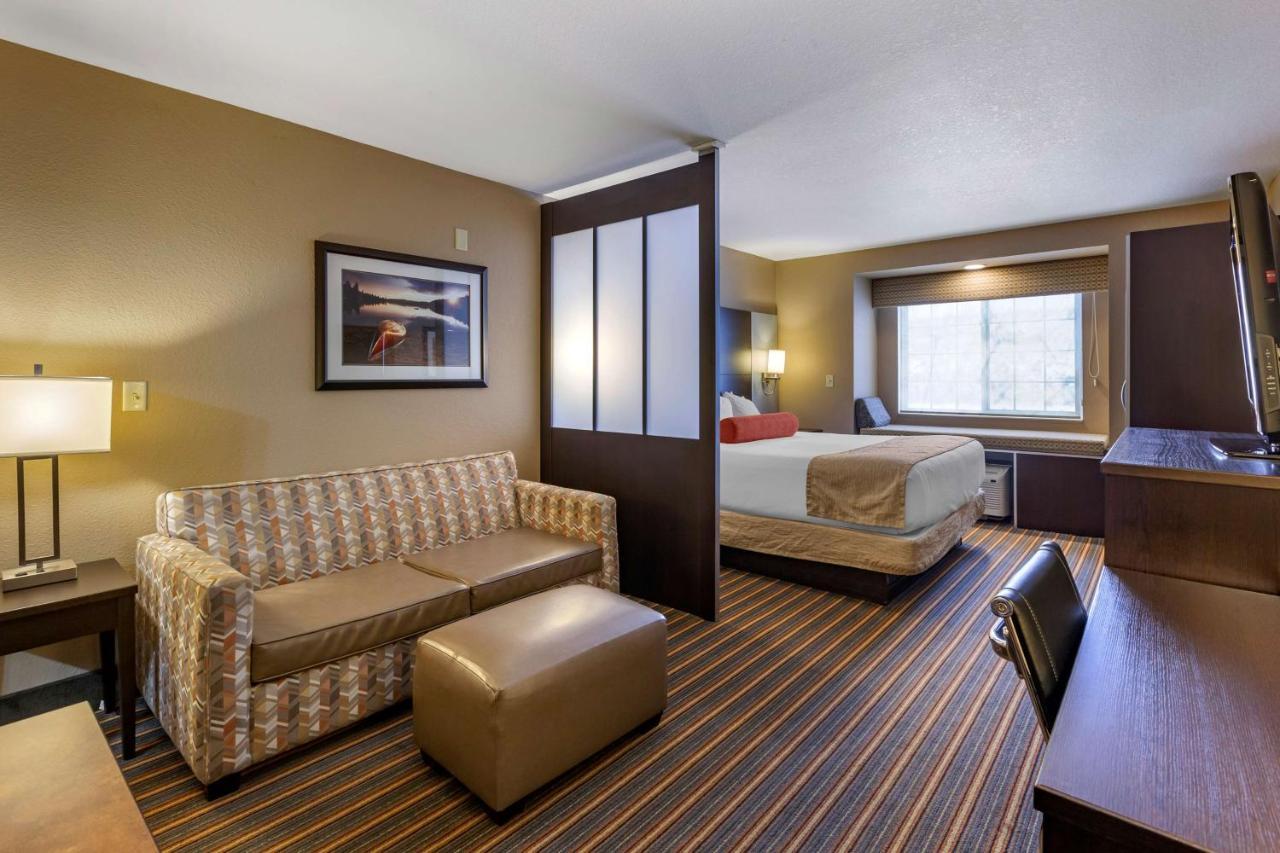 Best Western Plus Woodstock Inn & Suites Eksteriør billede