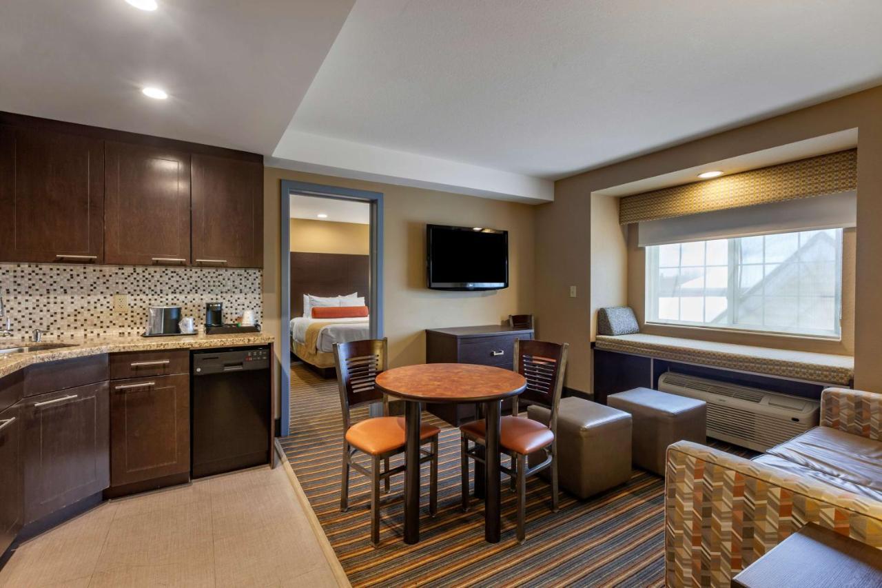 Best Western Plus Woodstock Inn & Suites Eksteriør billede