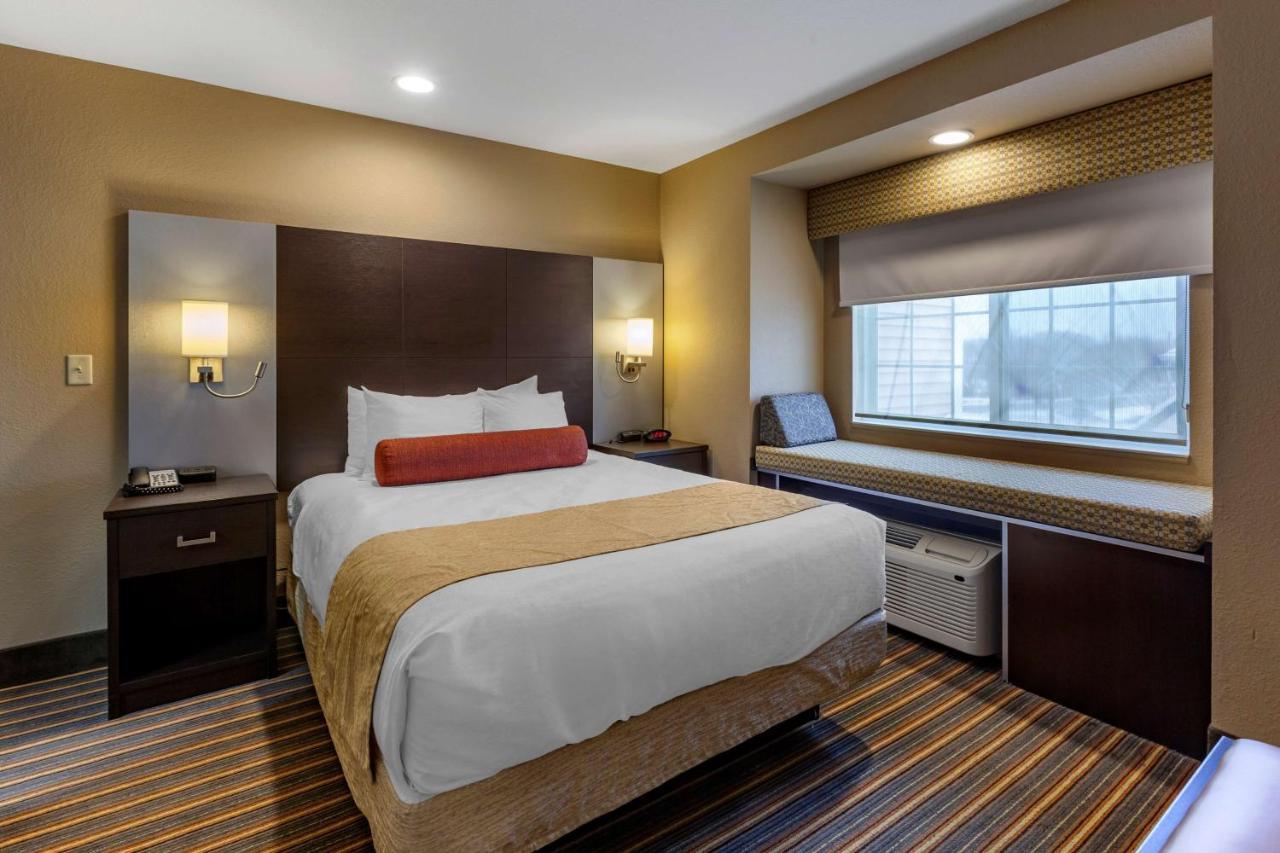 Best Western Plus Woodstock Inn & Suites Eksteriør billede