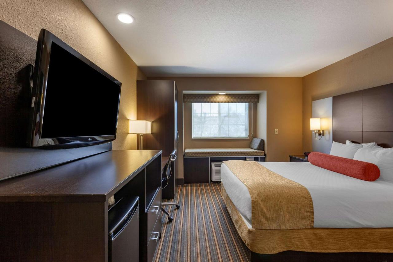 Best Western Plus Woodstock Inn & Suites Eksteriør billede