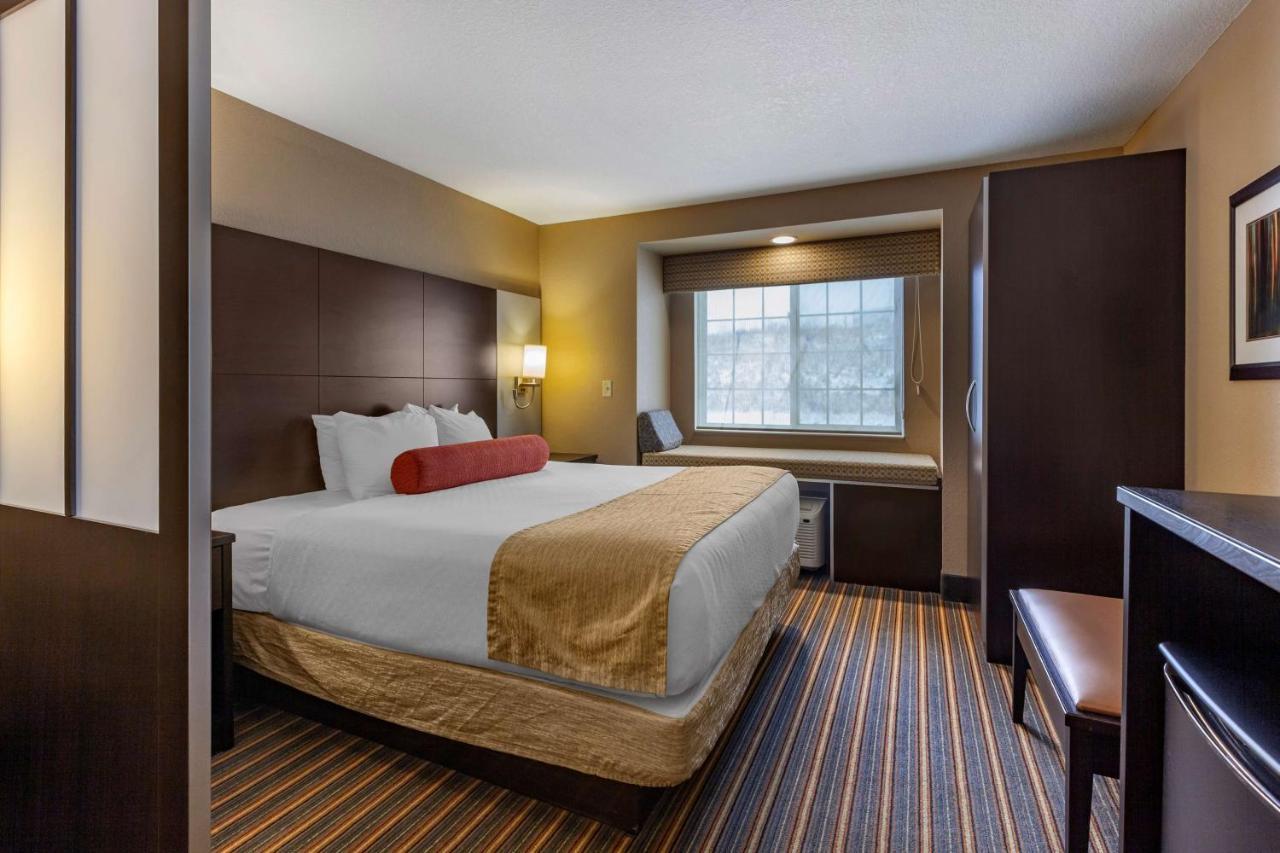 Best Western Plus Woodstock Inn & Suites Eksteriør billede