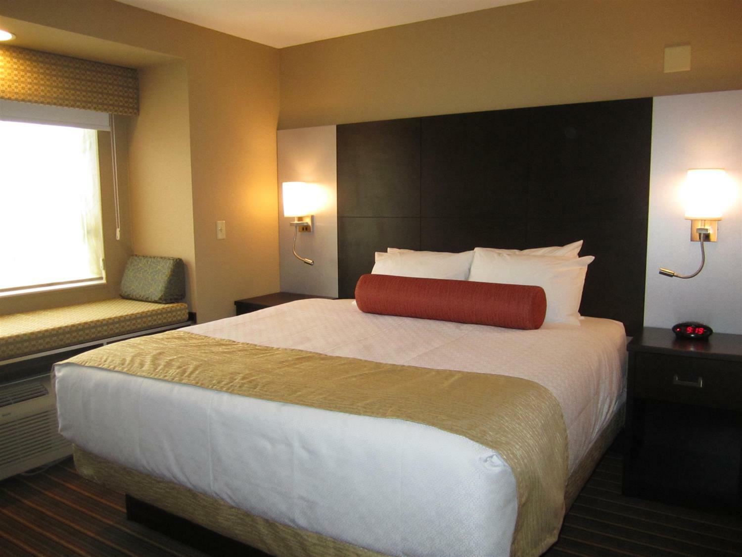 Best Western Plus Woodstock Inn & Suites Eksteriør billede